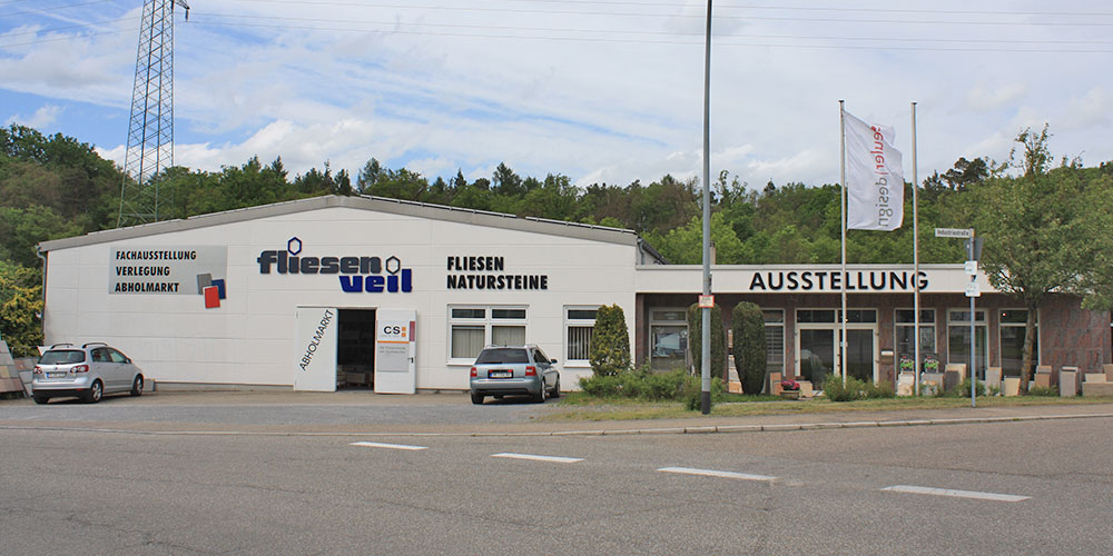 Die Fassade der Fliesenausstellung Veil